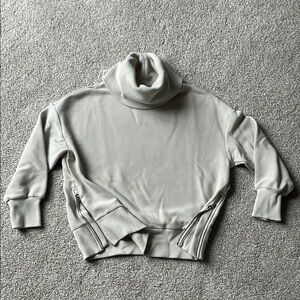 Varley Women's Cream Turtleneck Sweatshirt